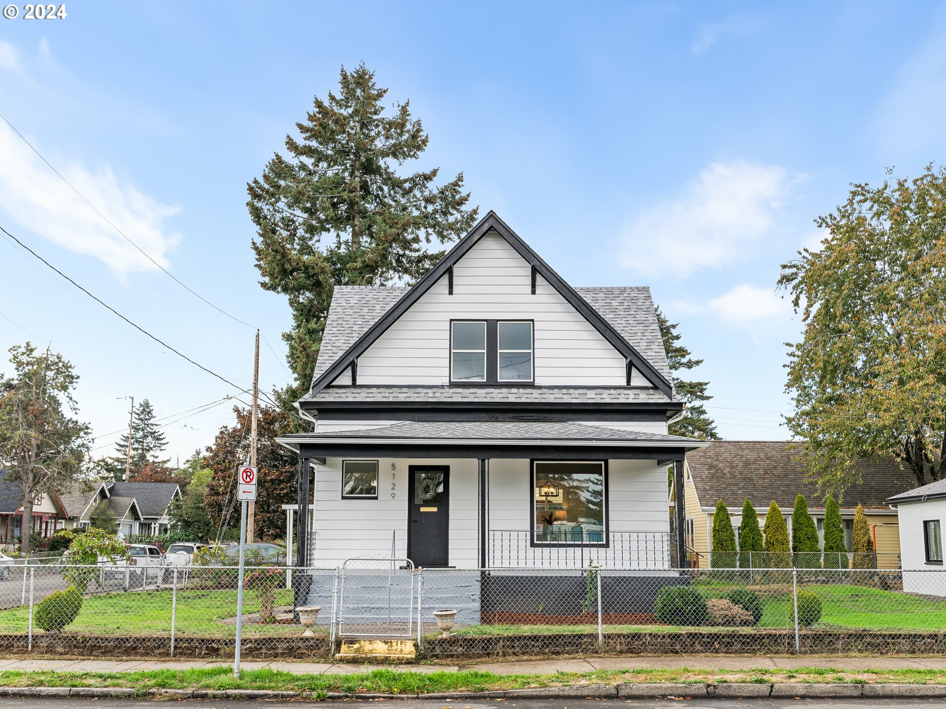 Property Photo:  5129 SE 72nd Ave  OR 97206 