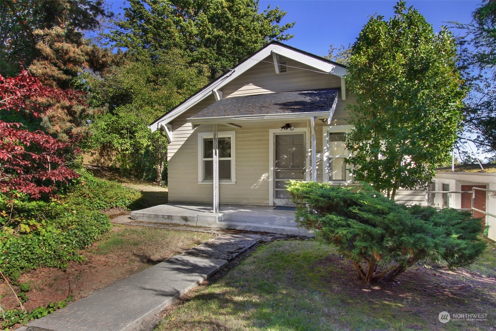 Property Photo:  3304 7th Avenue W  WA 98119 