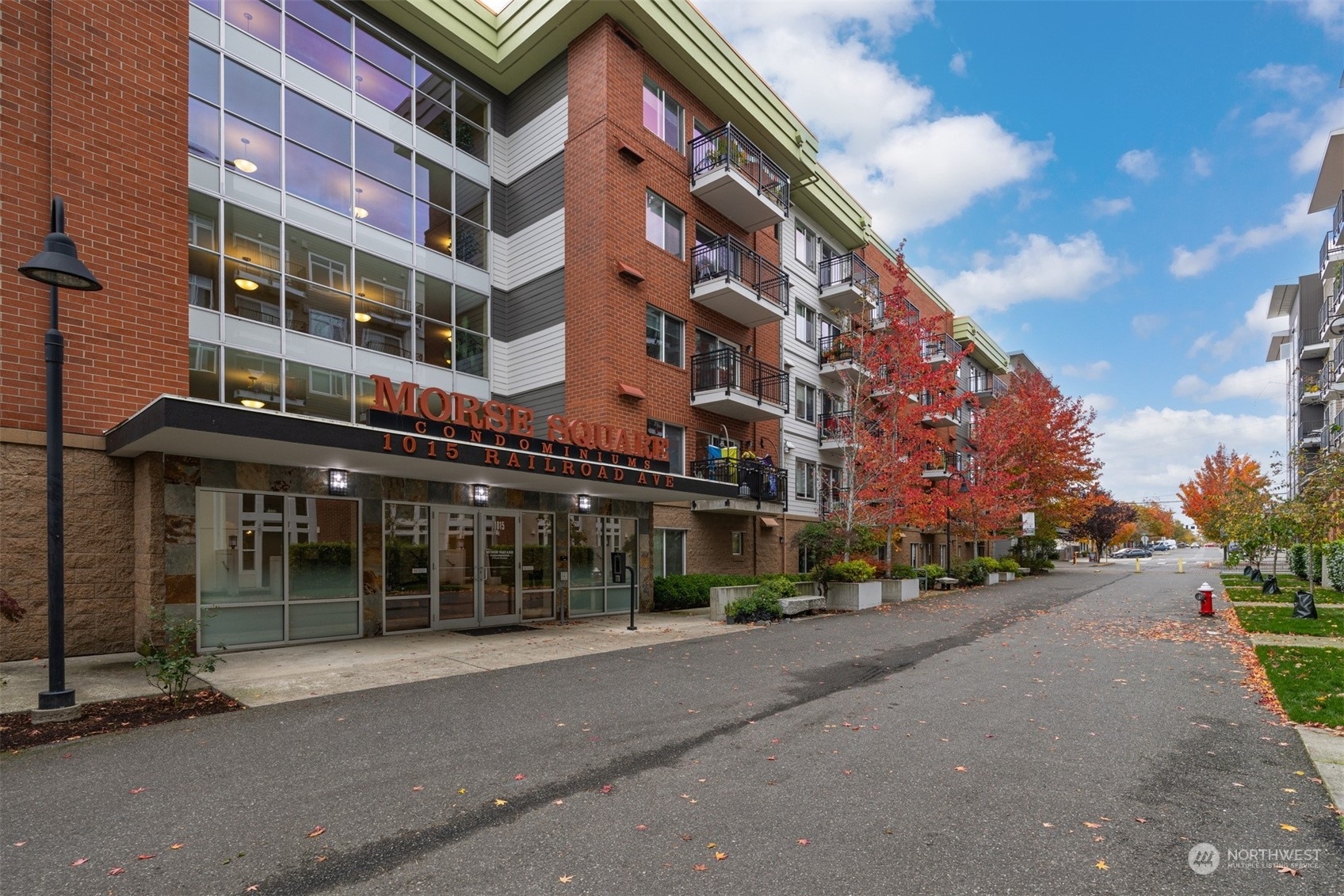 Property Photo:  1015 Railroad Avenue 504  WA 98225 