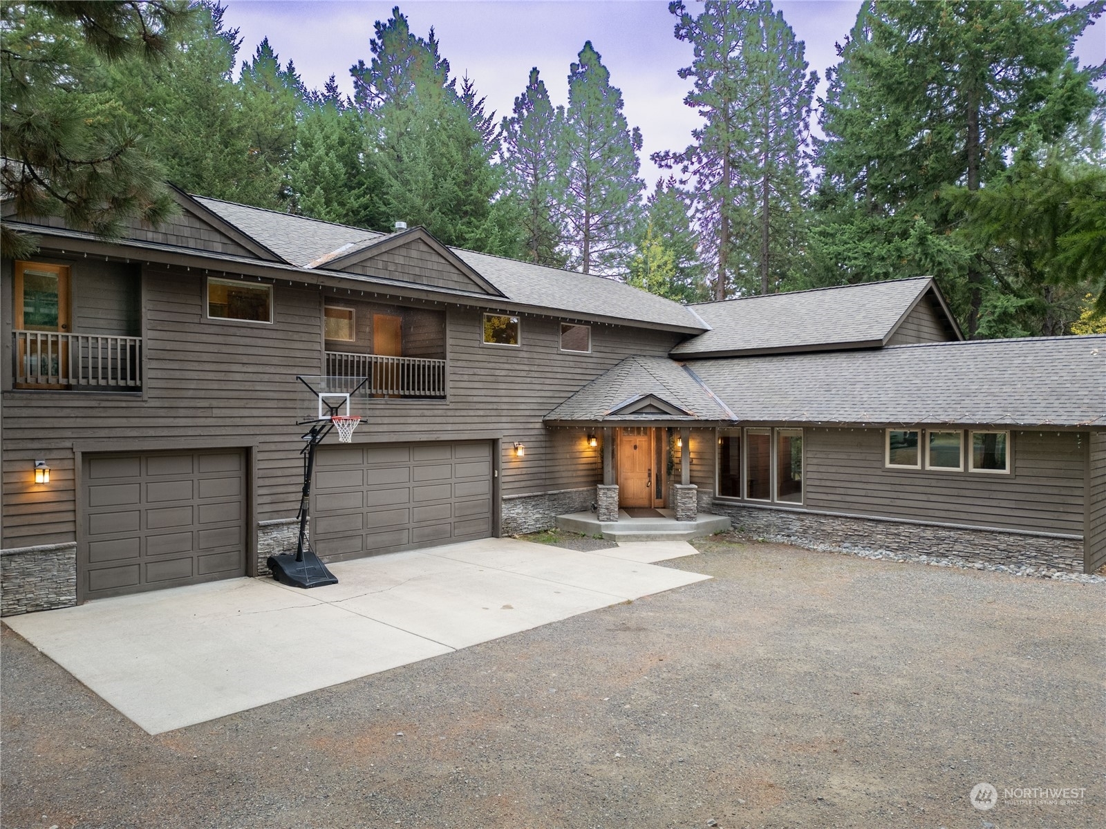 Property Photo:  560 Evergreen Valley Loop  WA 98940 