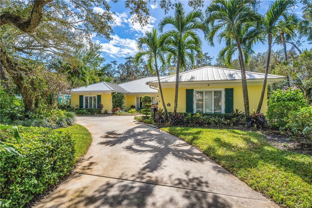 Property Photo:  720 Painted Bunting Lane  FL 32963 