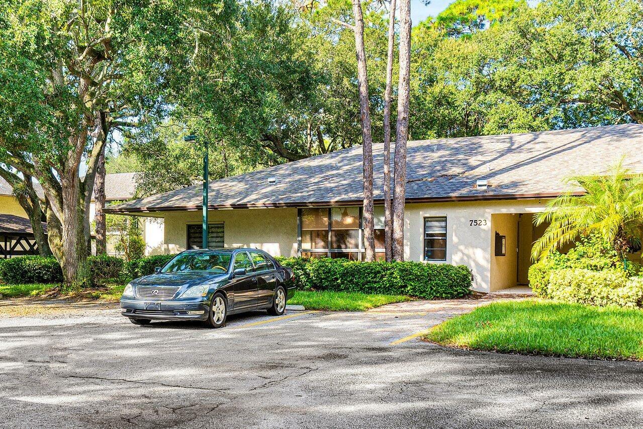 Property Photo:  7523 Greenlake Way A  FL 33436 