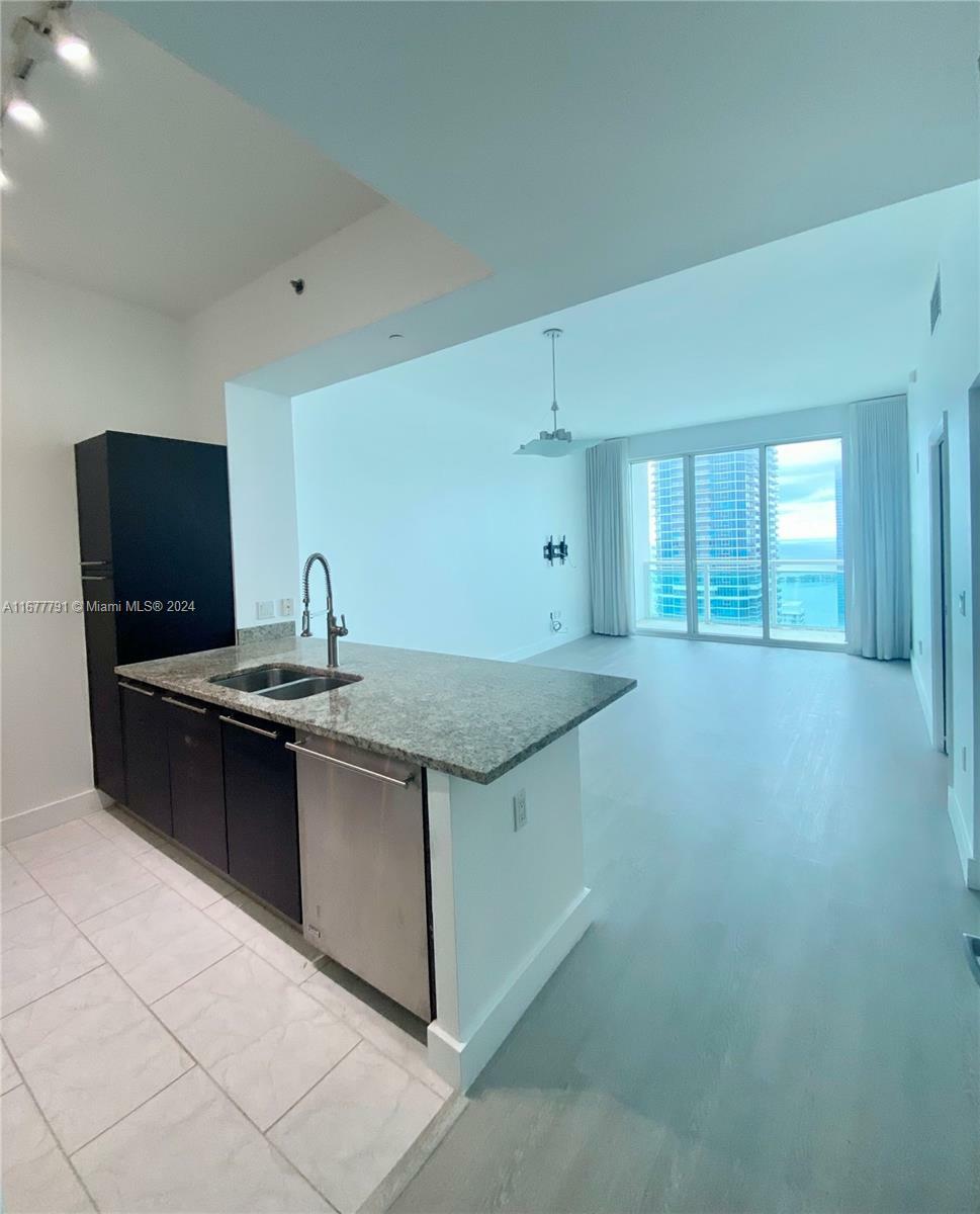 Property Photo:  950 Brickell Bay Dr 5303  FL 33131 