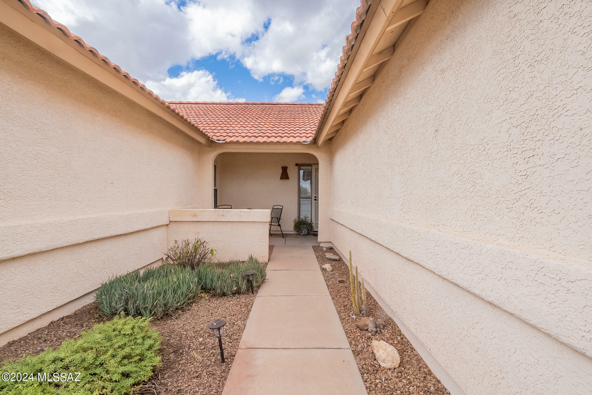 Property Photo:  9819 N Stonecreek Place  AZ 85742 