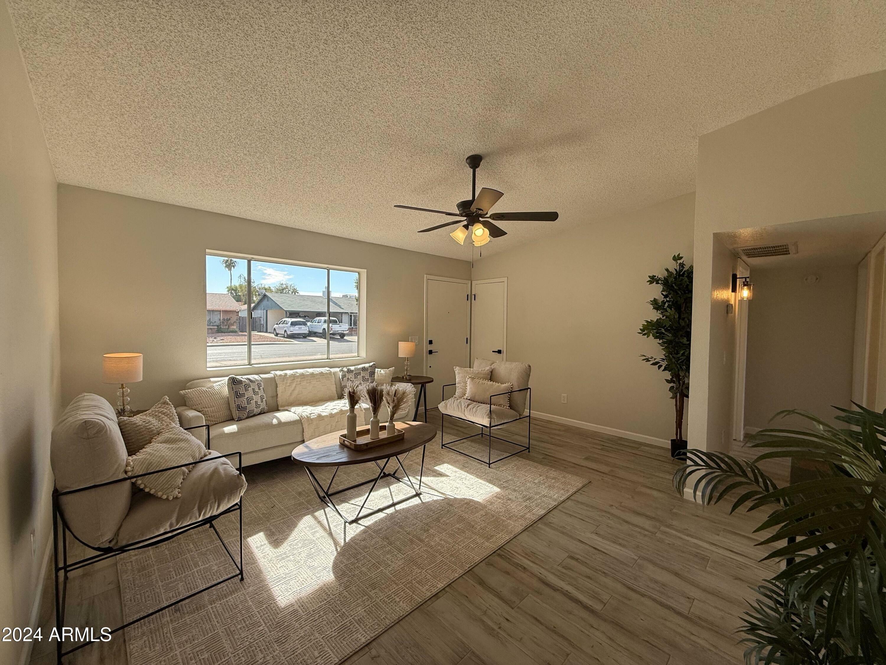 Property Photo: 812 W Brooks Street AZ 85225
