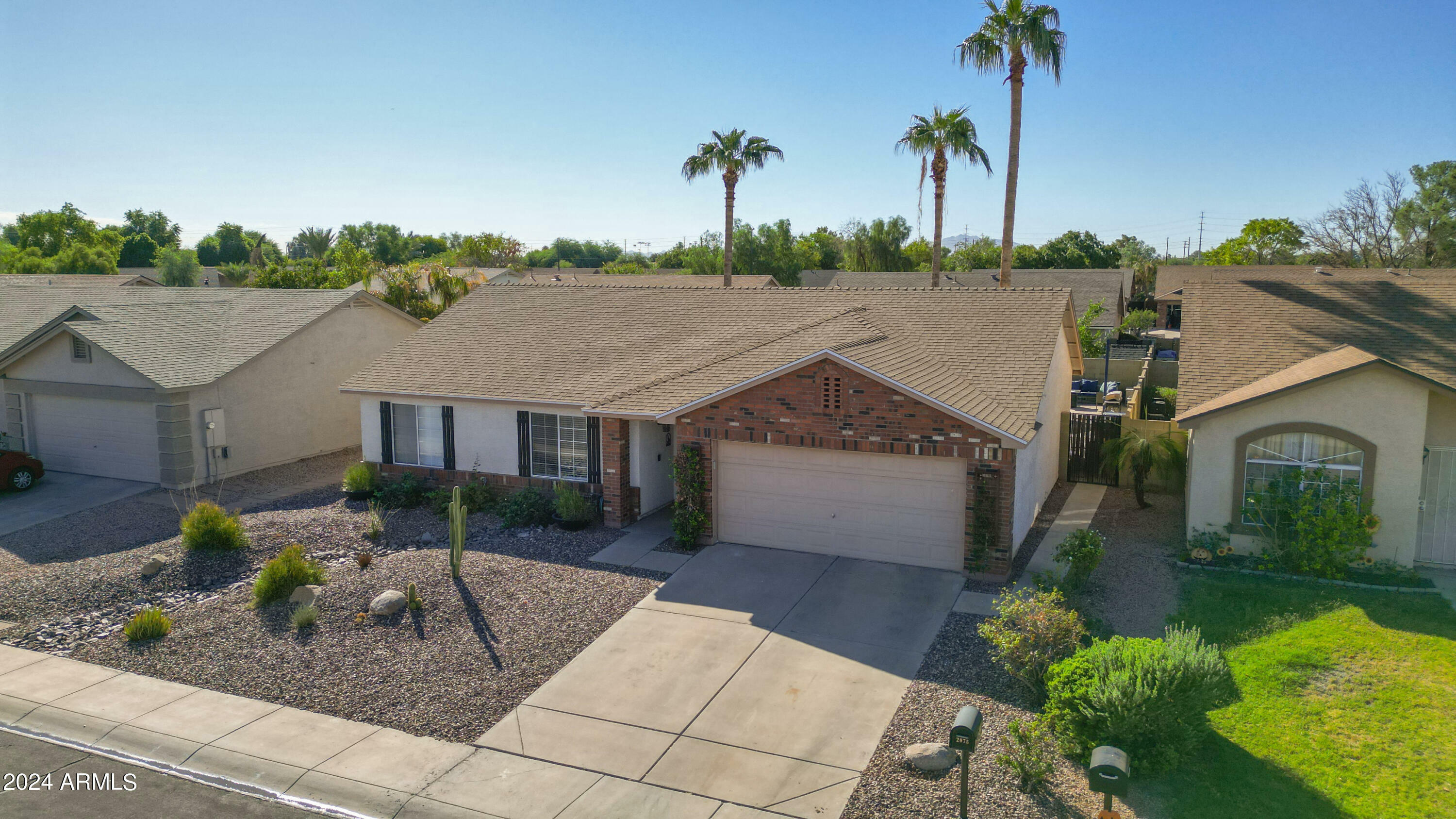 Property Photo:  2075 E Stottler Court  AZ 85296 