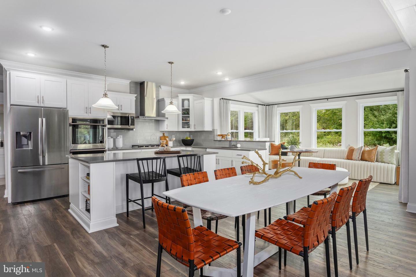 Property Photo: 1 Lanny Way VA 22742