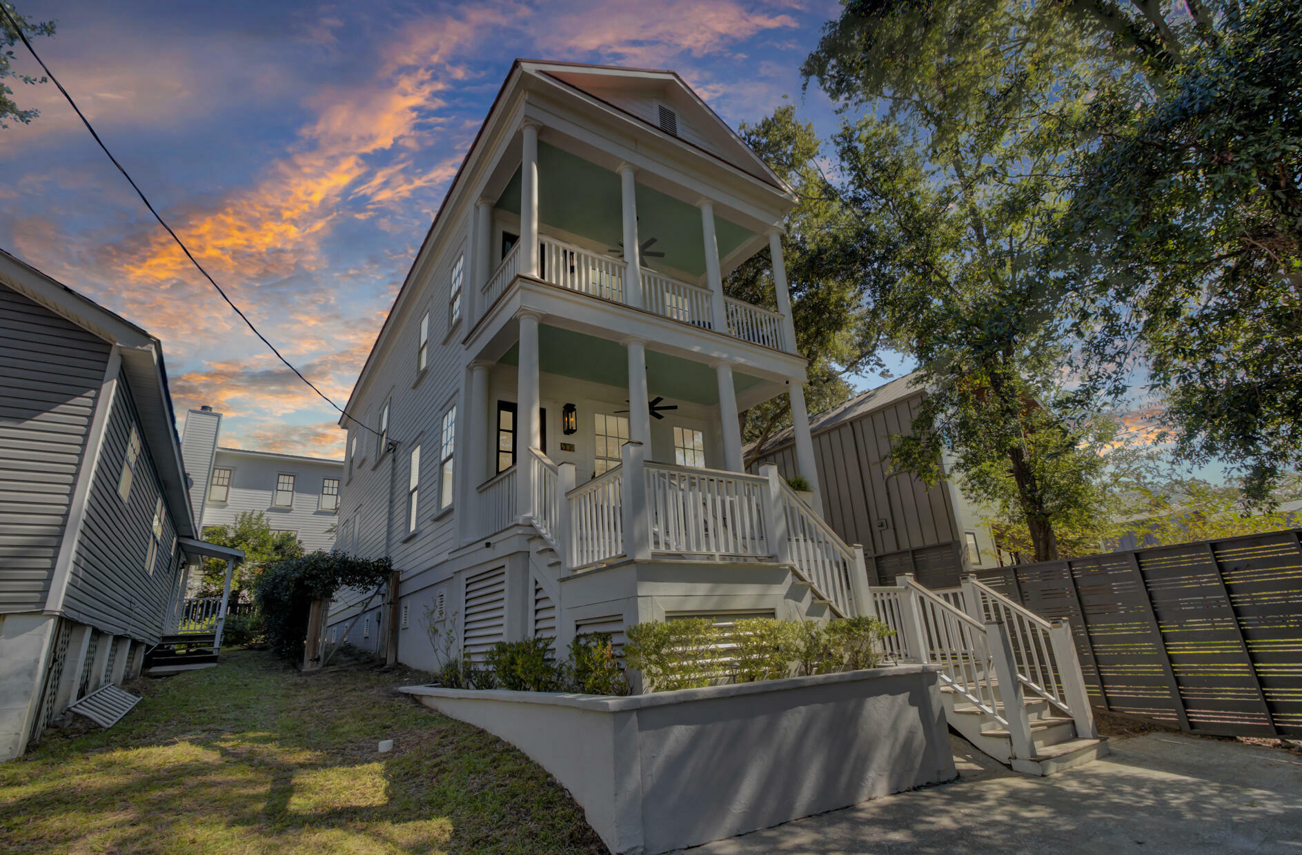 413 King Street  Mount Pleasant SC 29464 photo