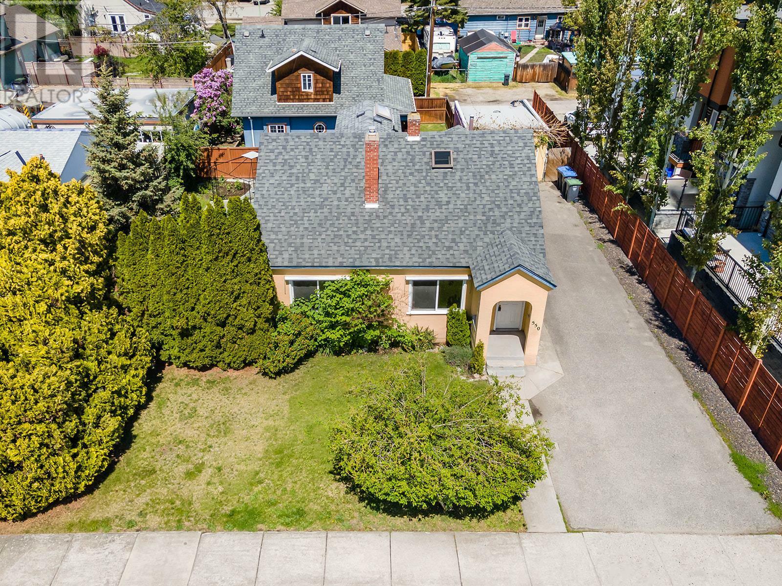 Property Photo:  550 Patterson Avenue  BC V1Y 5C6 