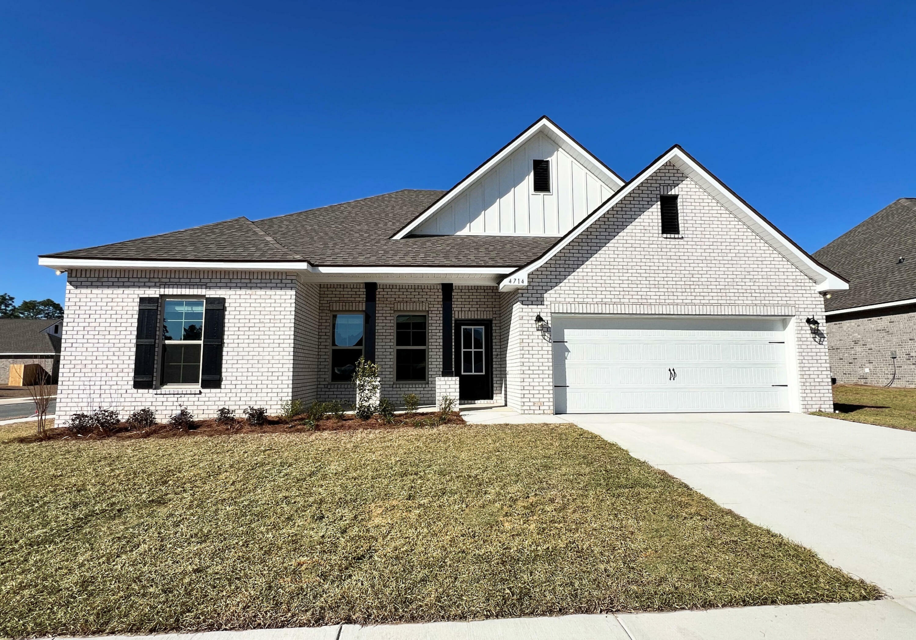 Property Photo: 4714 Brigadier Way FL 32539