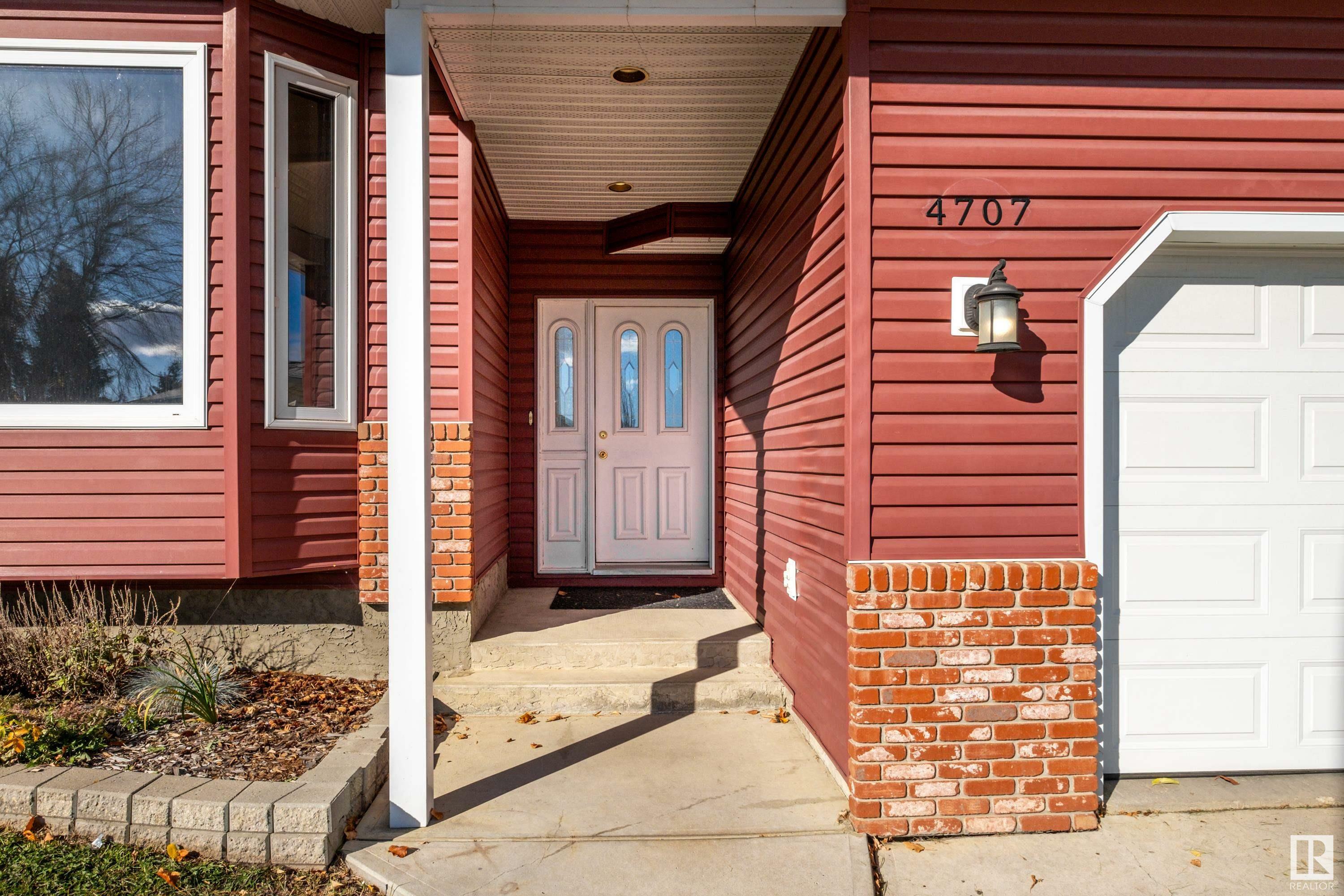 Property Photo:  4707 56 Avenue  AB T7Z 1E2 