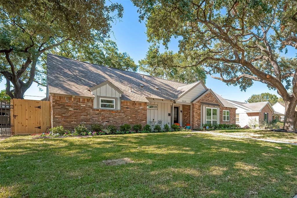 Property Photo:  3539 Woodvalley Drive  TX 77025 