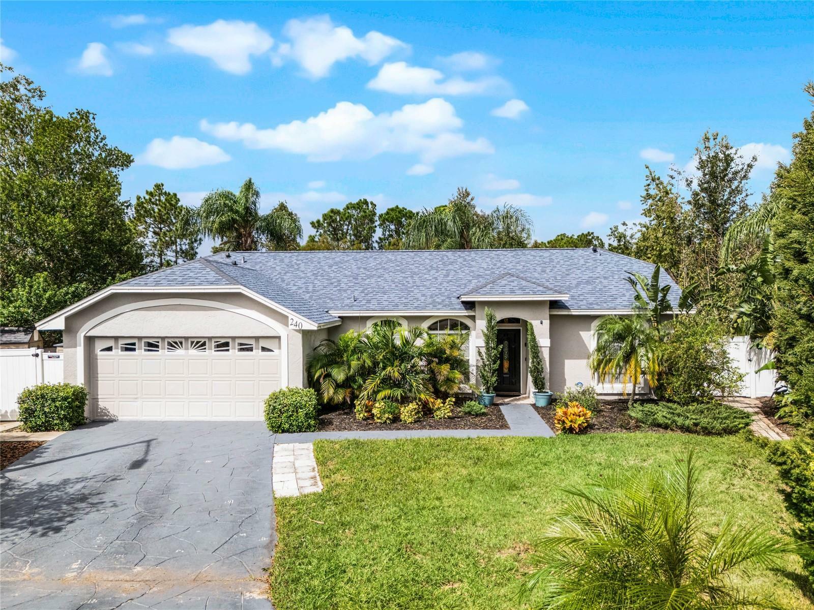 Property Photo:  240 Citruswood Court  FL 33837 