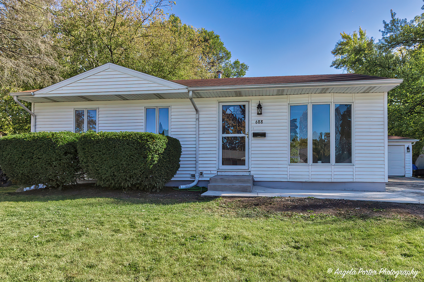 688 Laurel Avenue  Wauconda IL 60084 photo