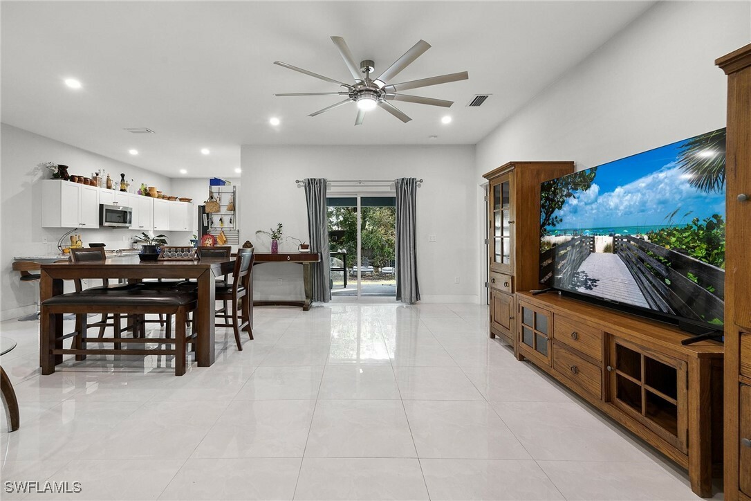 Property Photo:  3312 Poinsettia Avenue  FL 34104 