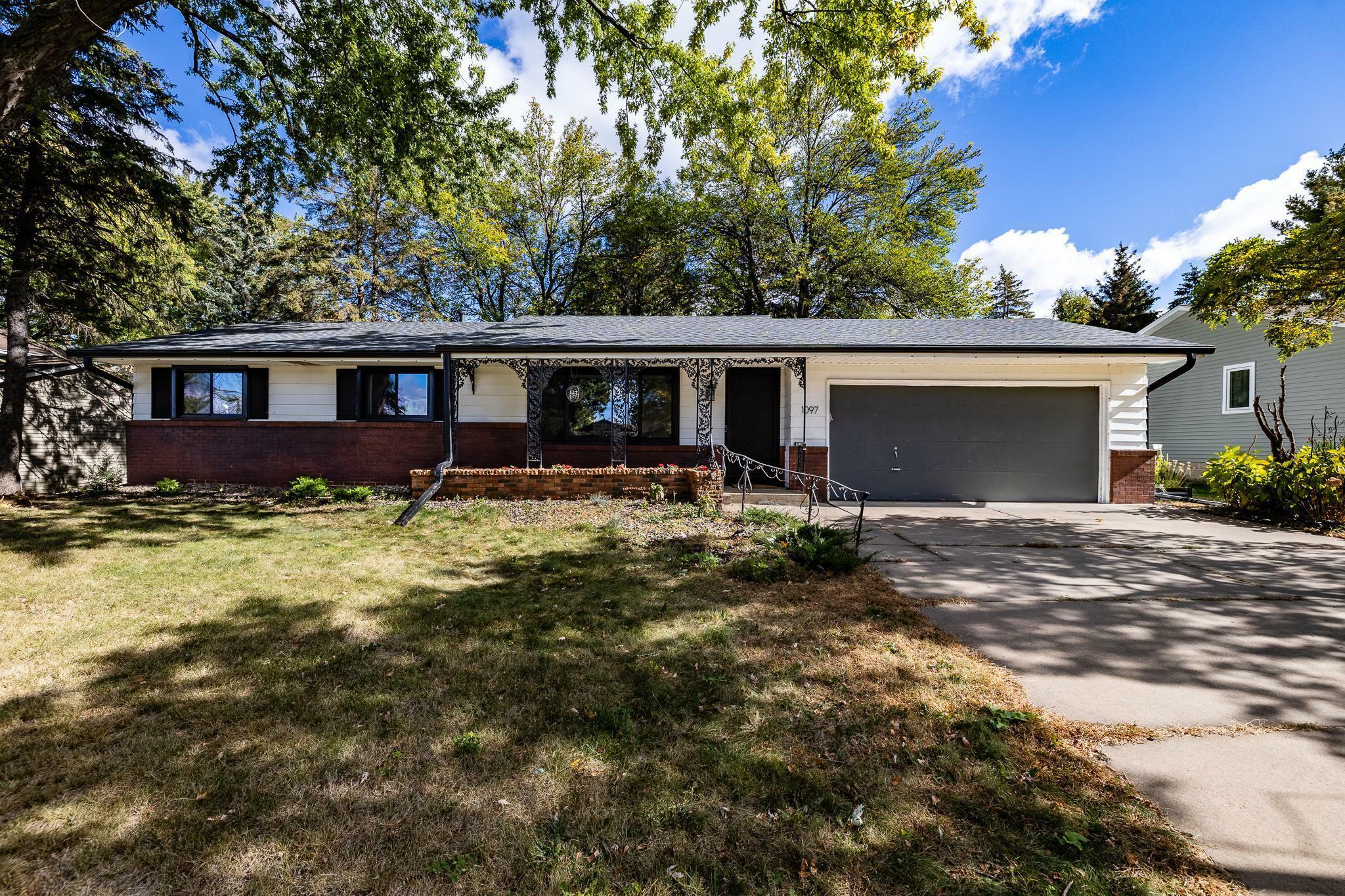 Property Photo:  1097 Cedarwood Drive  MN 55125 