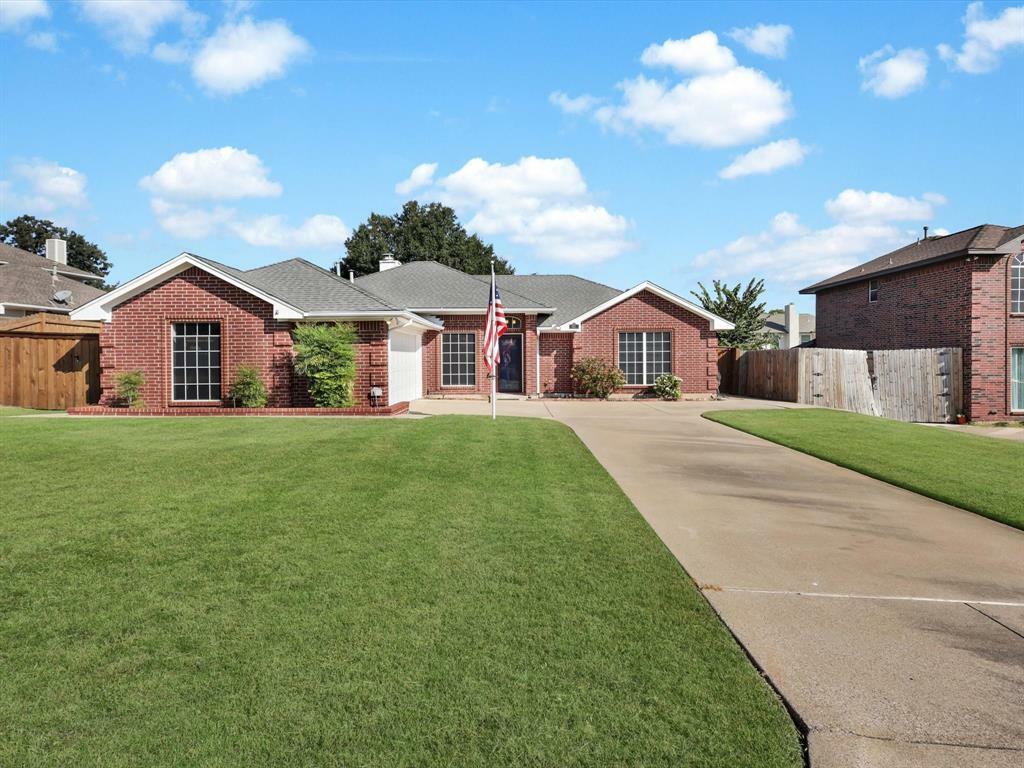 Property Photo: 1257 Stonehill Court TX 76060