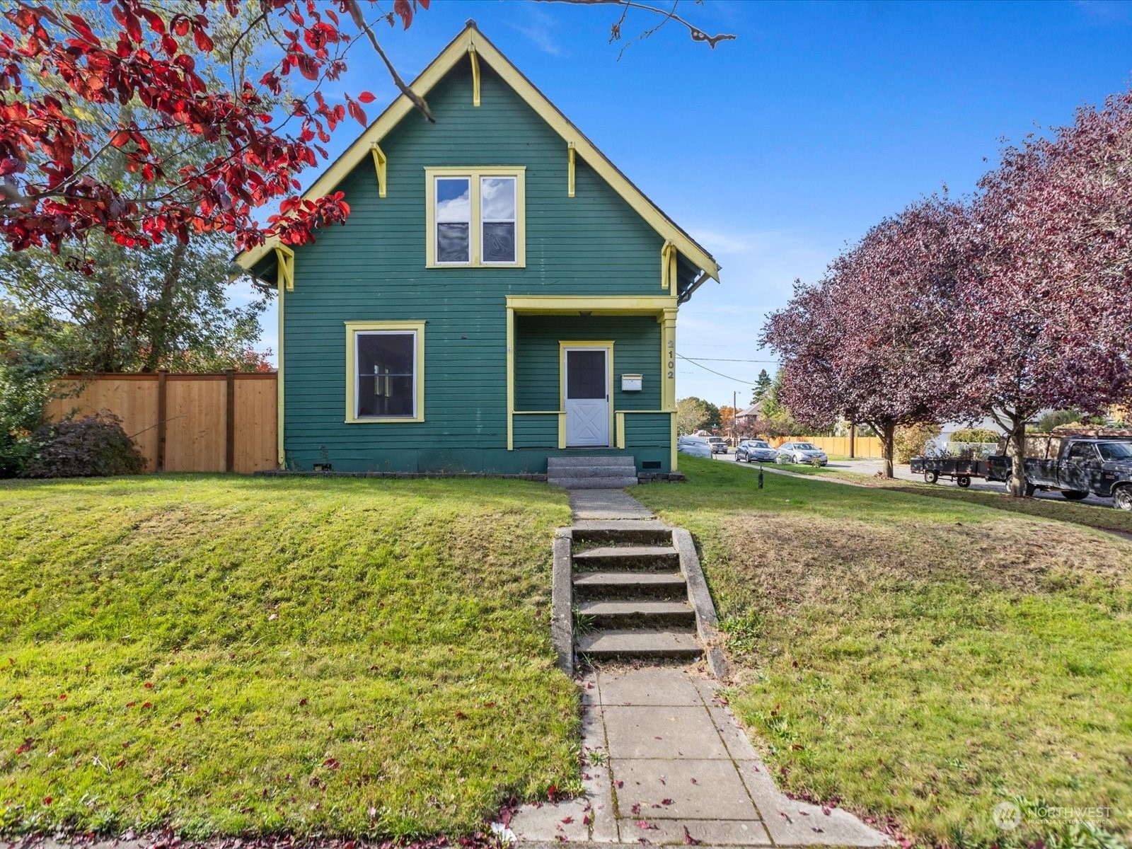 Property Photo:  2102 Virginia Avenue  WA 98201 