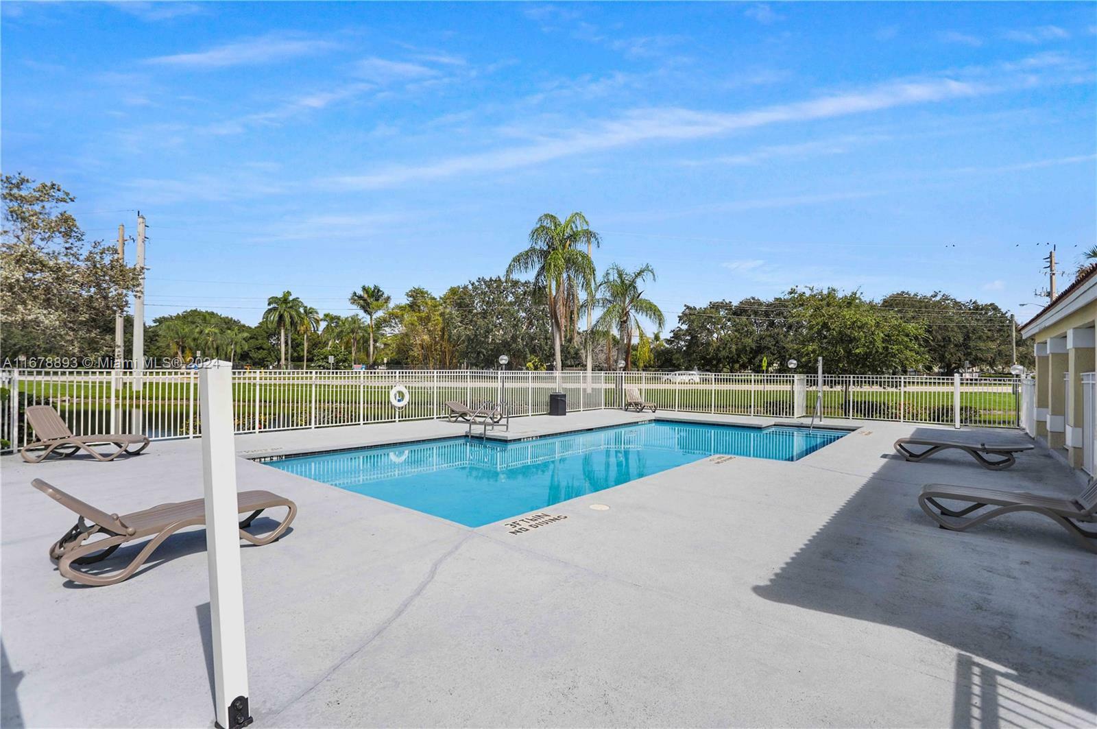 Property Photo:  417 Vista Isles Dr 2315  FL 33325 