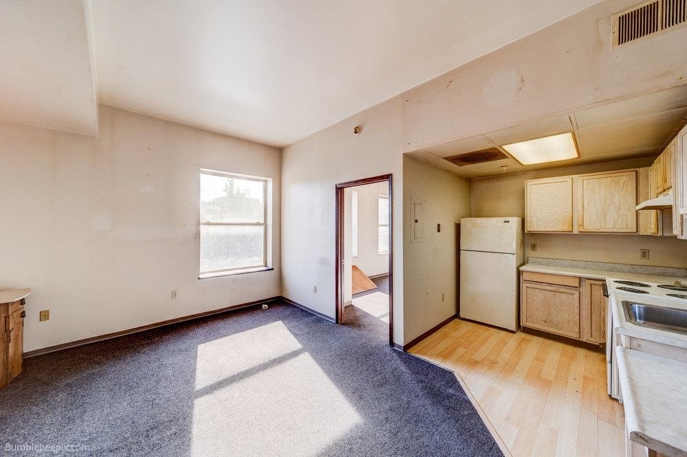 Property Photo:  406 1/2 W Sprague Ave 201  WA 99201 