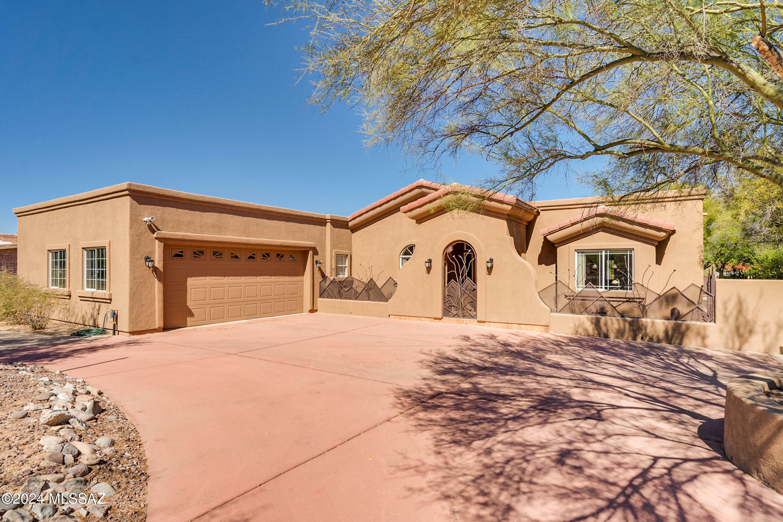 Property Photo:  6521 Marta Hillgrove  AZ 85710 