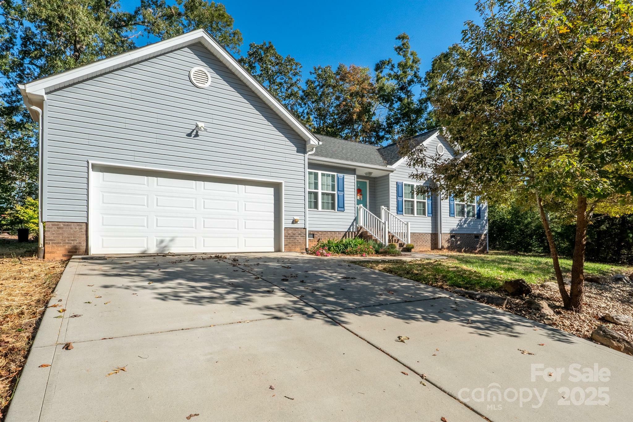 Property Photo: 5039 Penn Road NC 28080