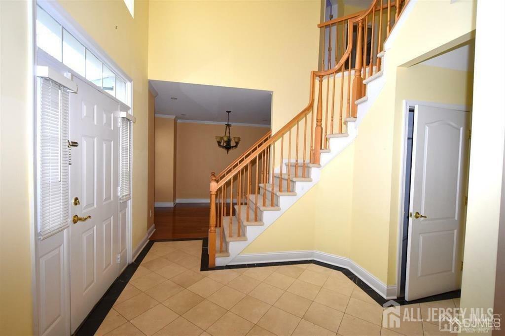 Property Photo:  306 Oriole Court  NJ 08902 