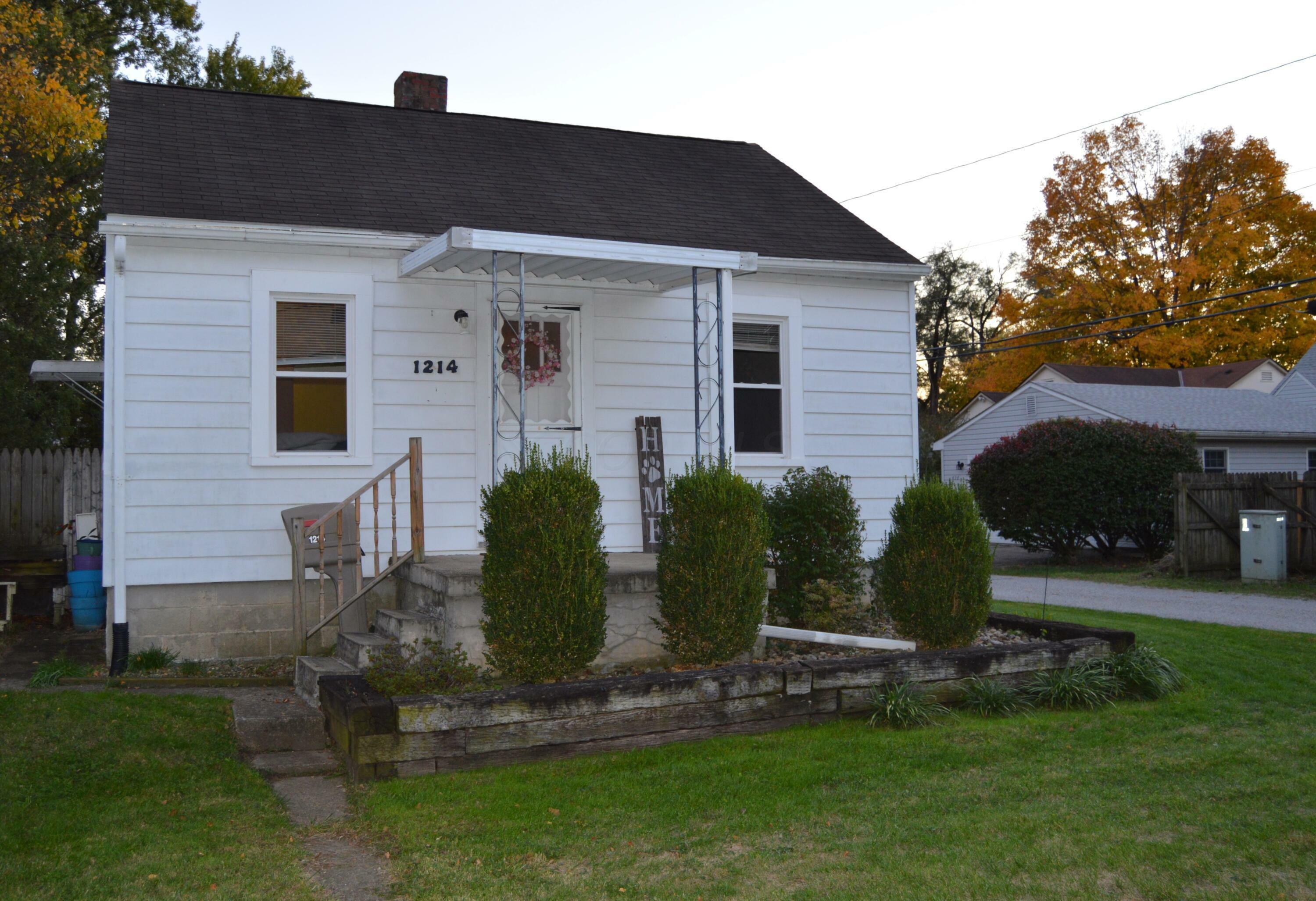 Property Photo:  1214 E Allen Street  OH 43130 