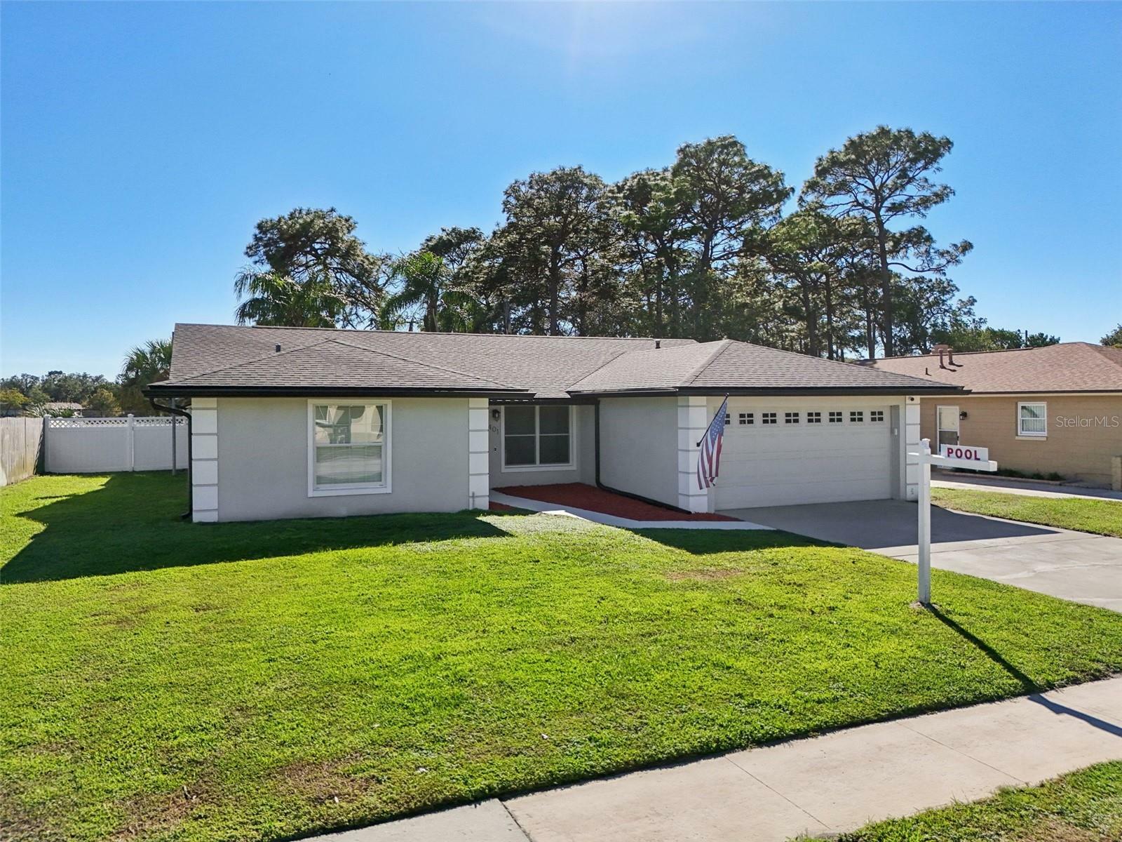 Property Photo:  1401 Avalon Boulevard  FL 32707 