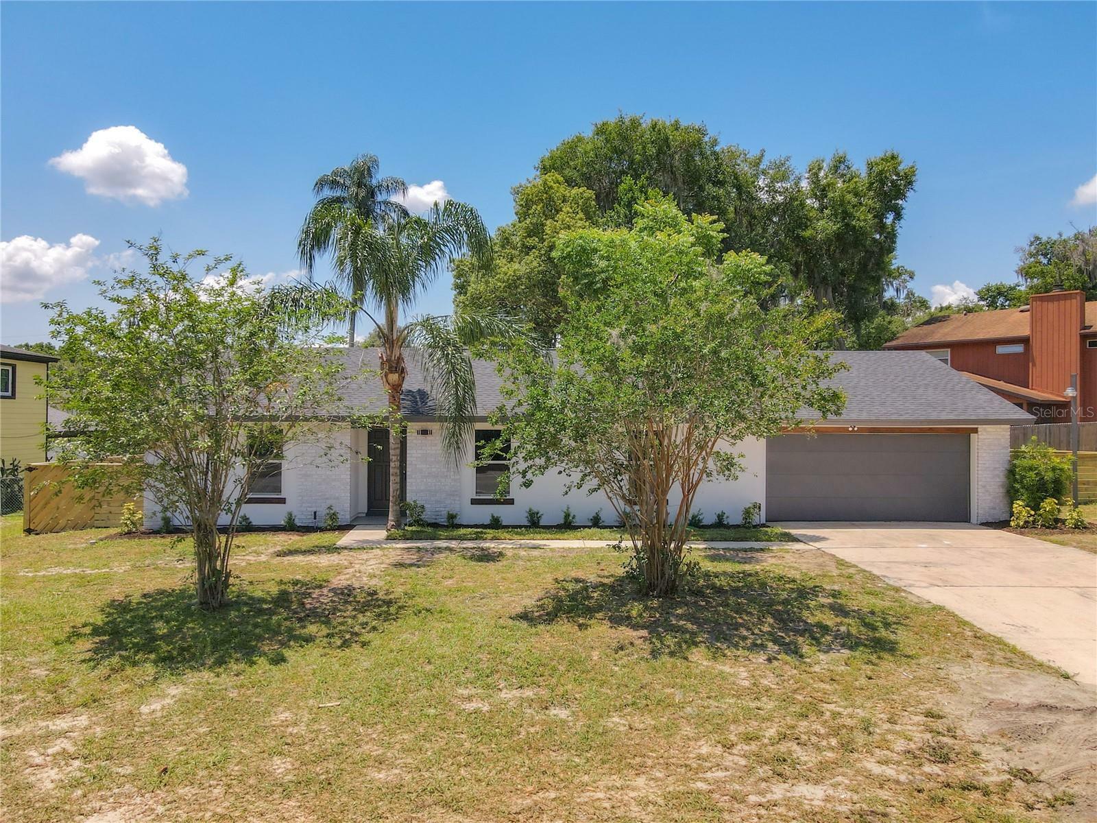 Property Photo: 426 E 6th Avenue FL 34786