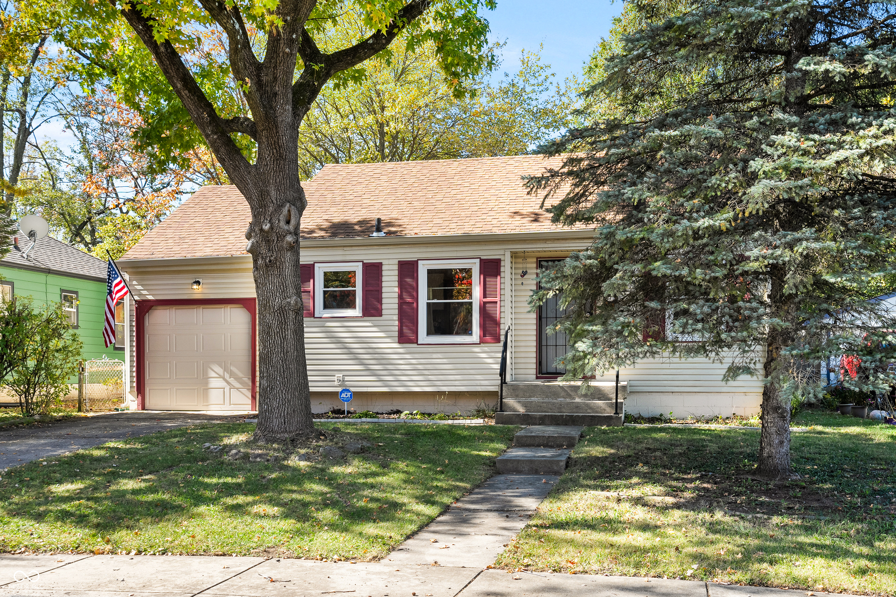 Property Photo:  1424 N Sheridan Avenue N  IN 46219 