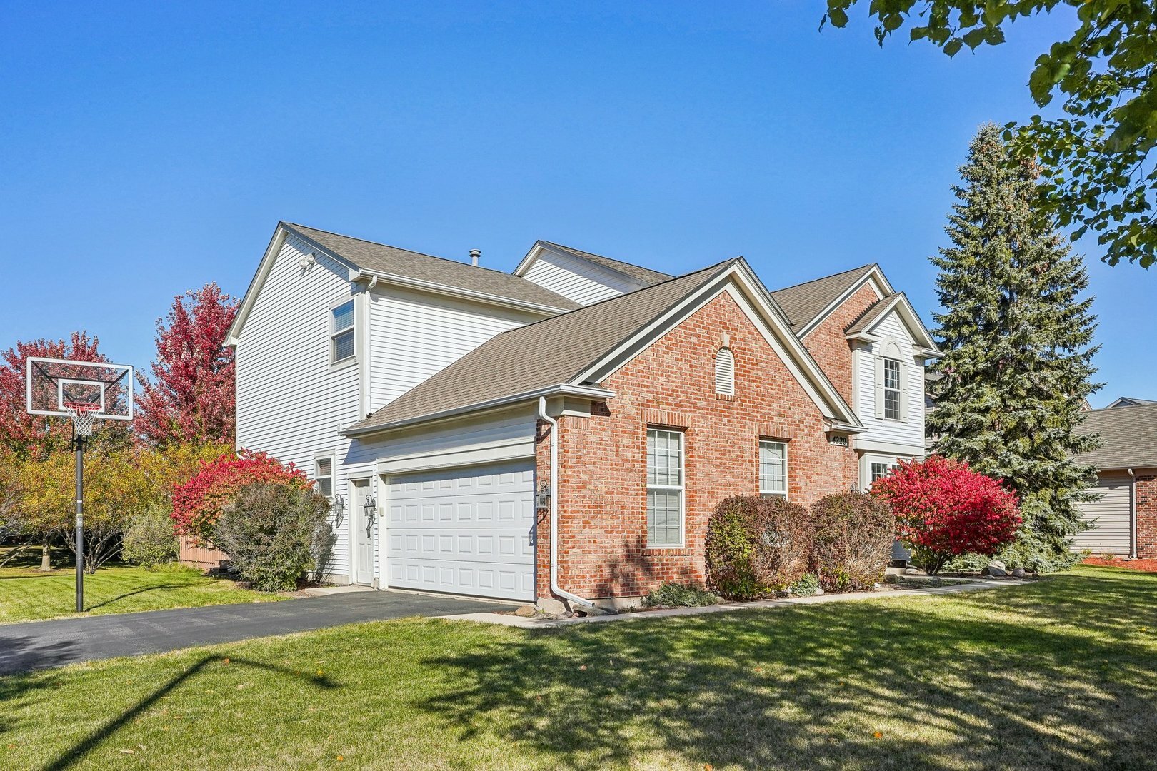 Property Photo:  4220 Bunker Hill Drive  IL 60102 