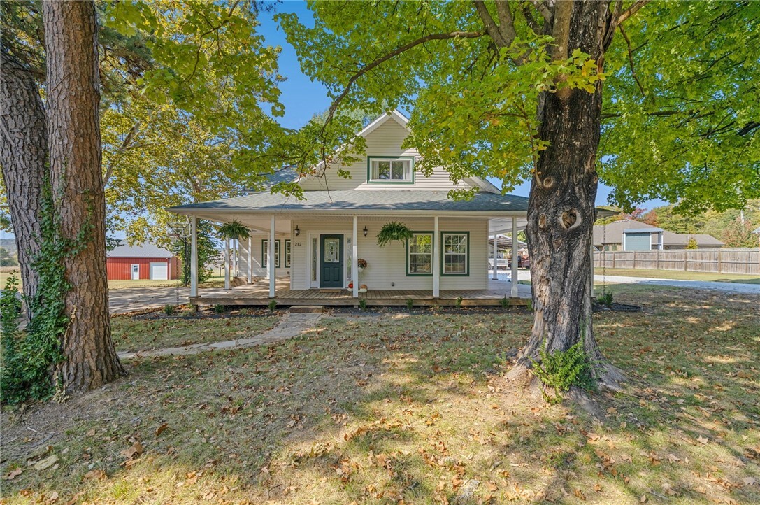 Property Photo:  212 Holmes Street  AR 72753 