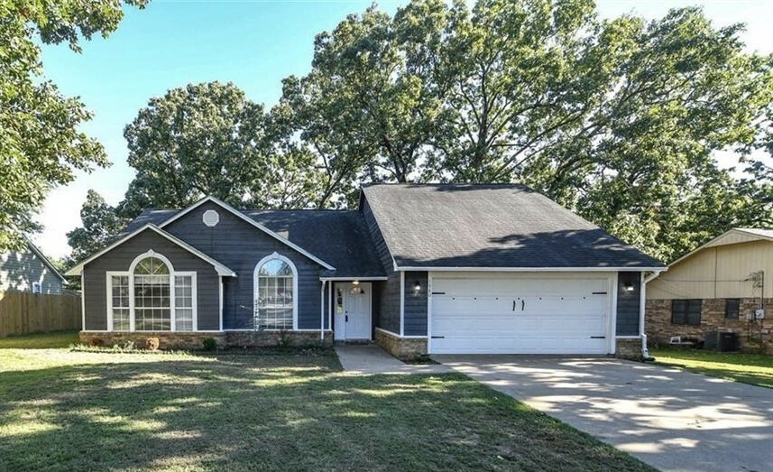 Property Photo:  1980 W Twin Springs Street  AR 72761 