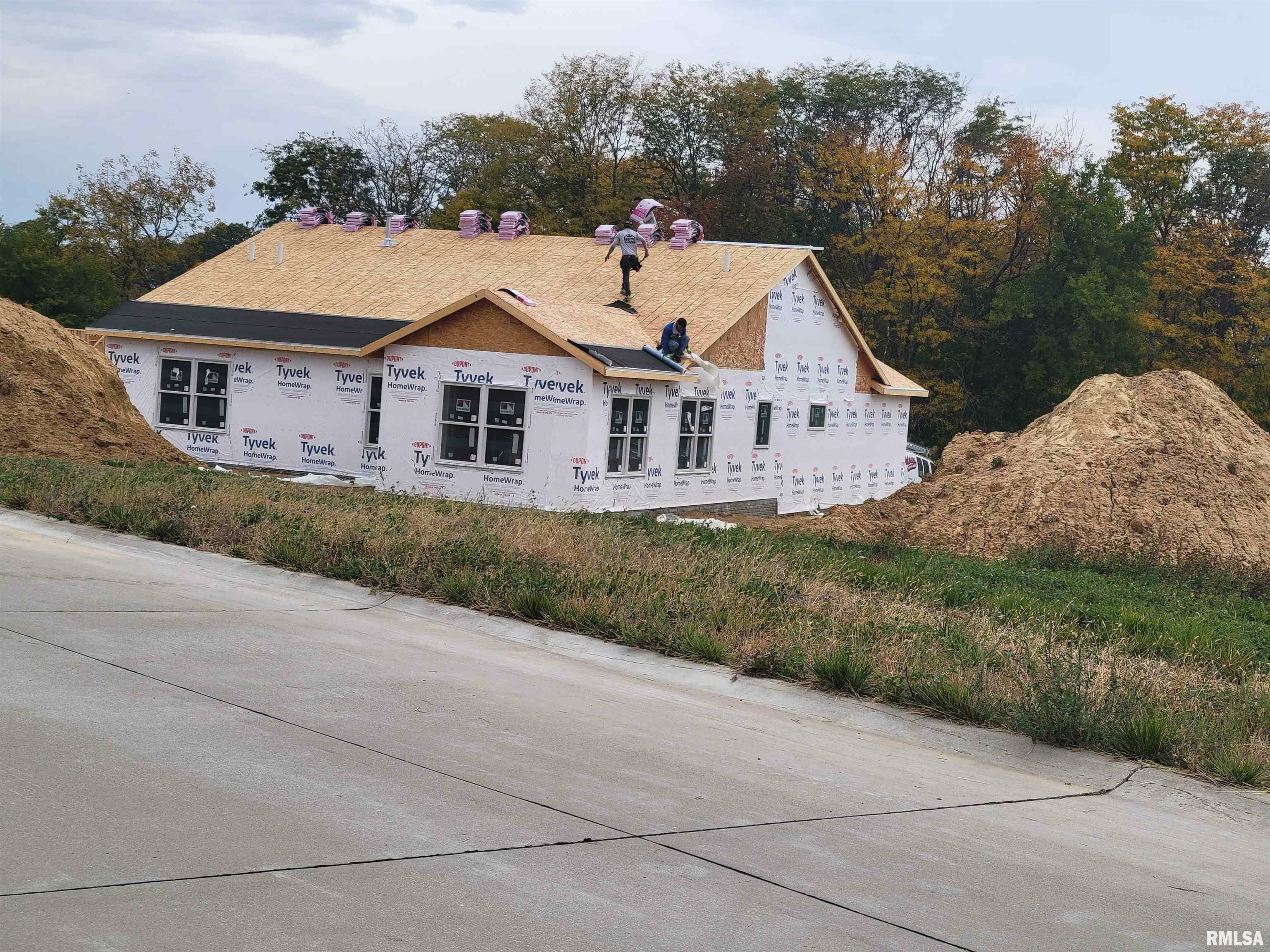 Property Photo: 941 9th Avenue North IA 52732