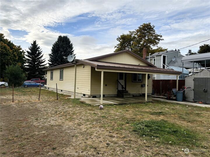 Property Photo: 306 S Anderson St WA 98926