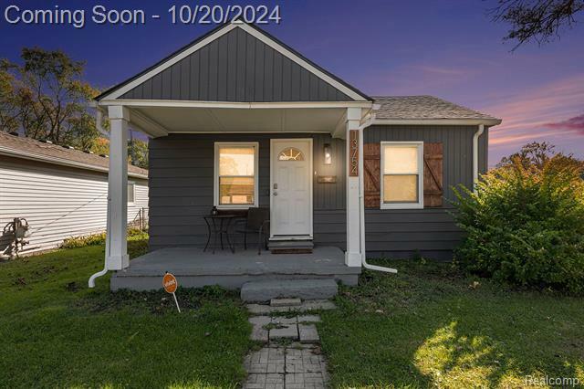 Property Photo:  13754 Knox Avenue  MI 48089 