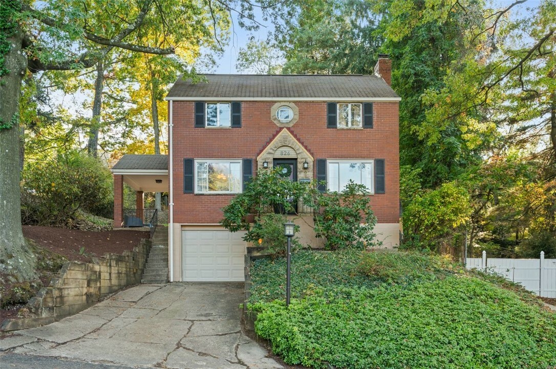 Property Photo:  826 Hawthorne Drive  PA 15235 