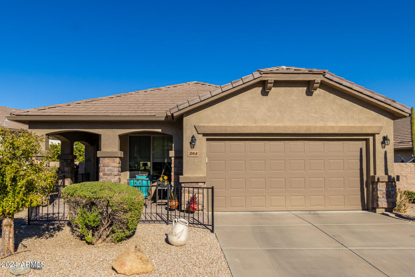 Property Photo:  264 W Twin Peaks Parkway  AZ 85143 