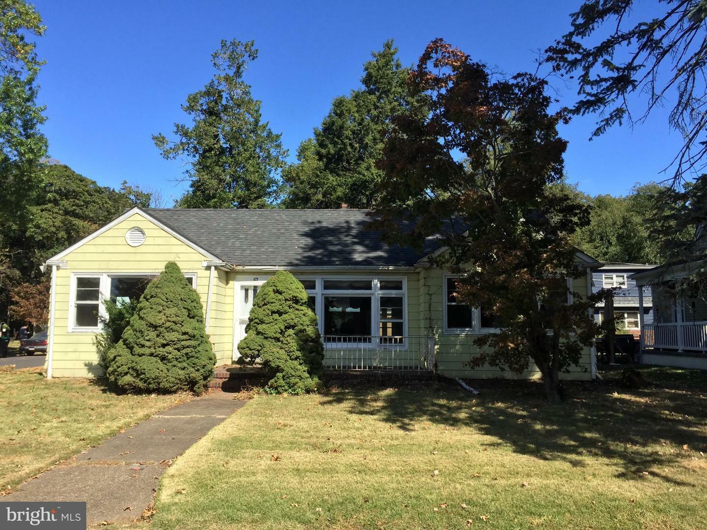 Property Photo:  65 Poplar Avenue  PA 19007 