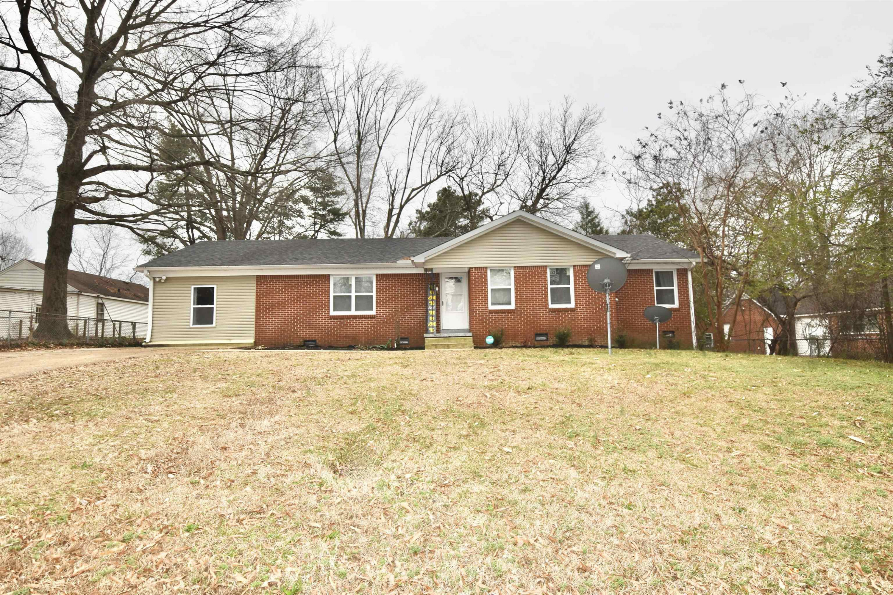 Property Photo:  2710 Vine Street  TN 38343 