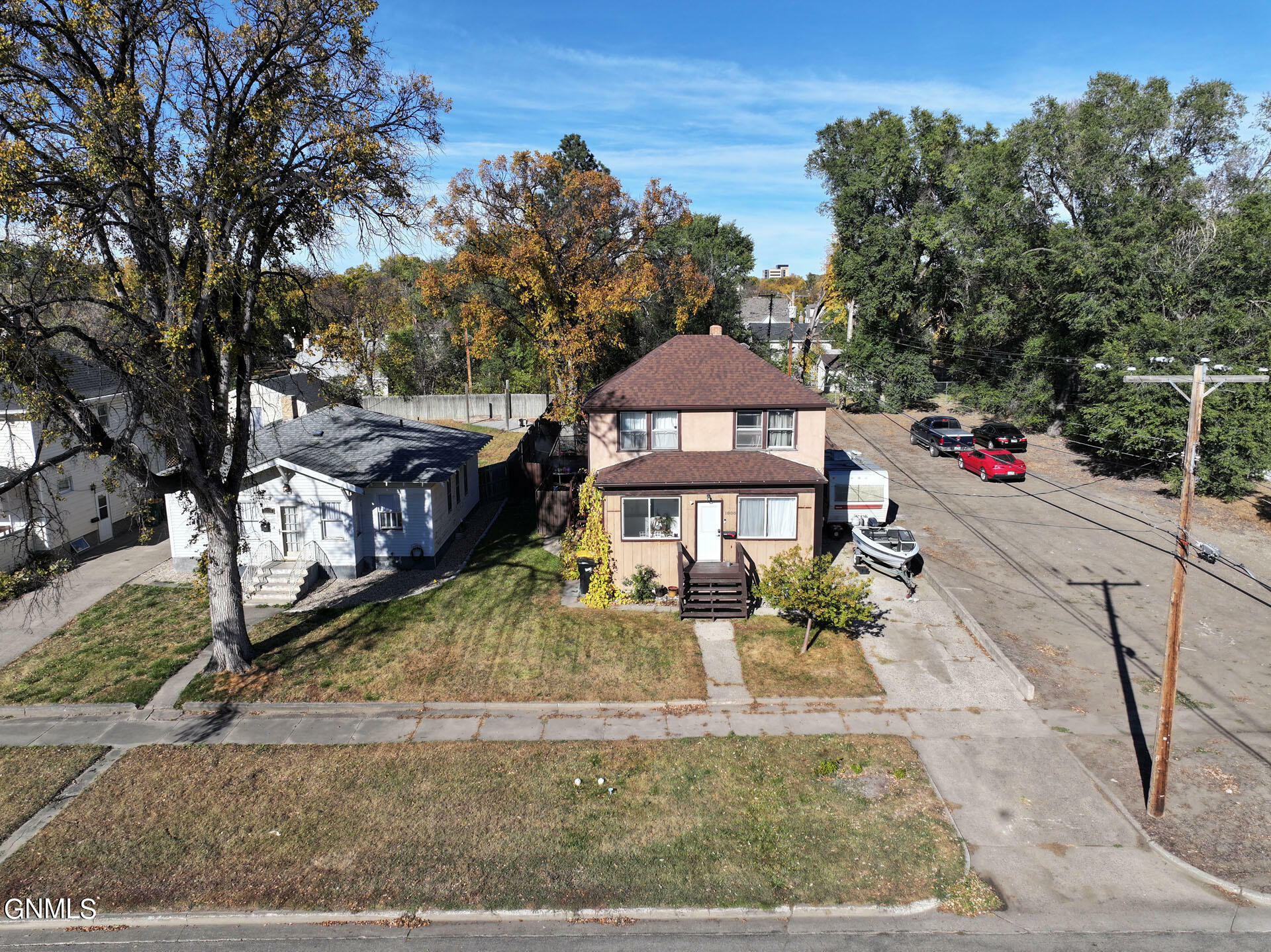 Property Photo:  1008 C Avenue E  ND 58501 