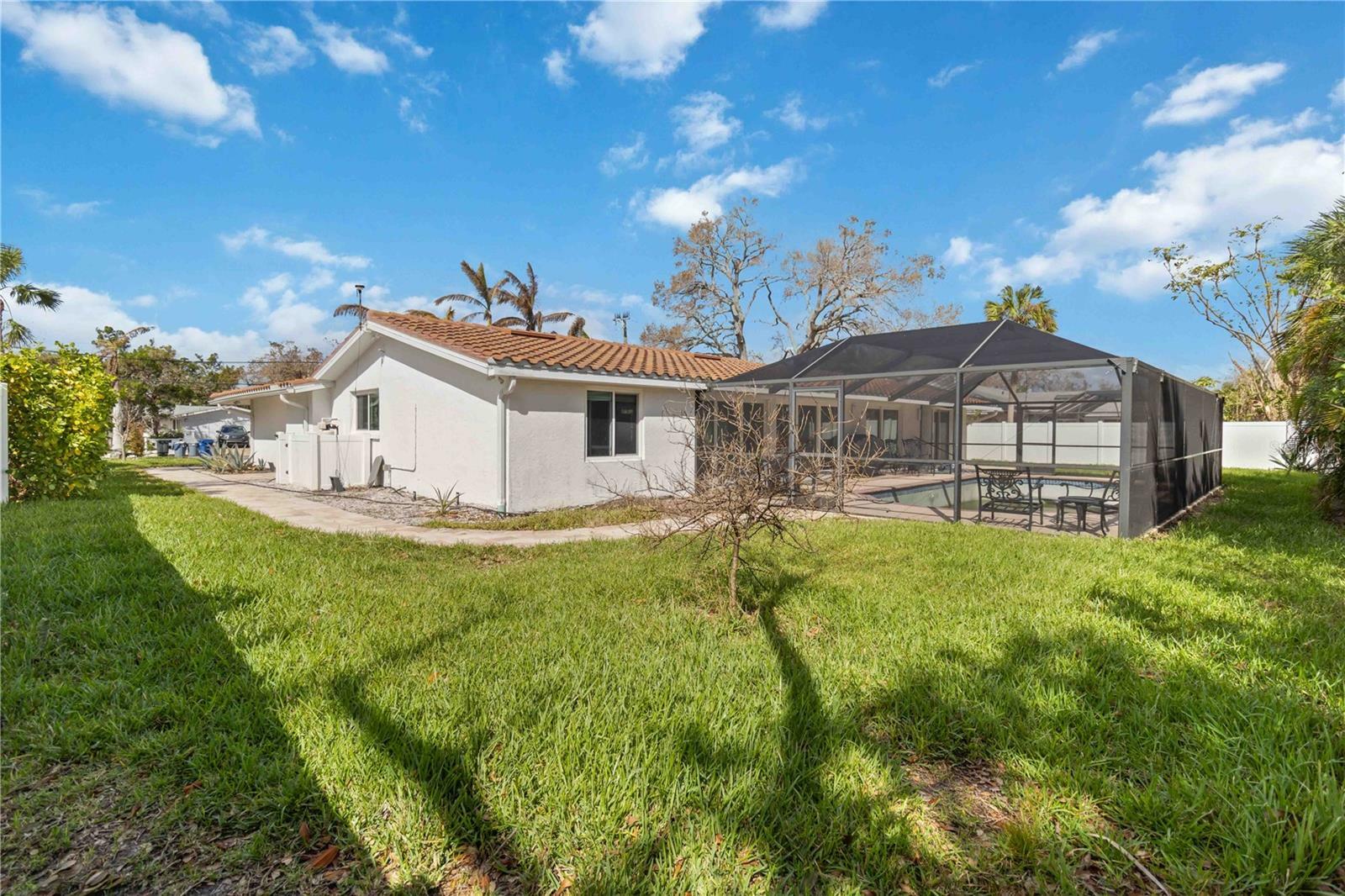 Property Photo:  5569 Shadow Lawn Drive  FL 34242 