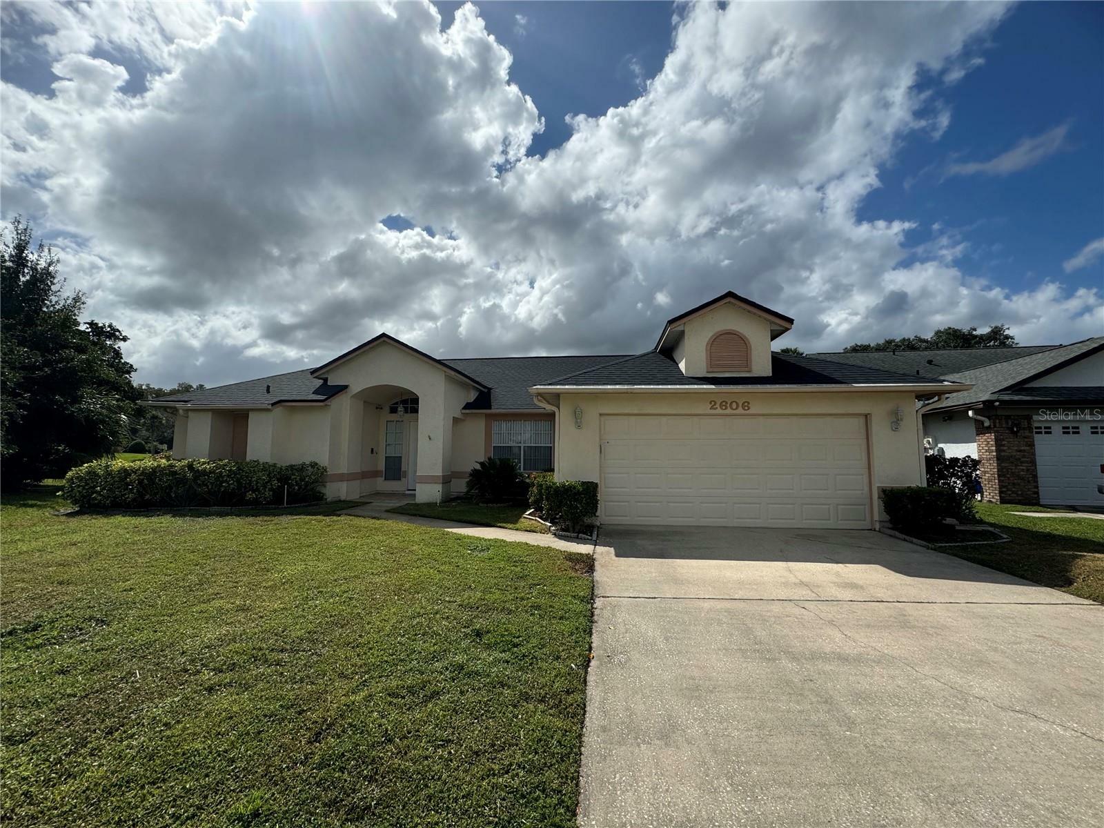 Property Photo:  2606 Eagles Nest Court  FL 32837 