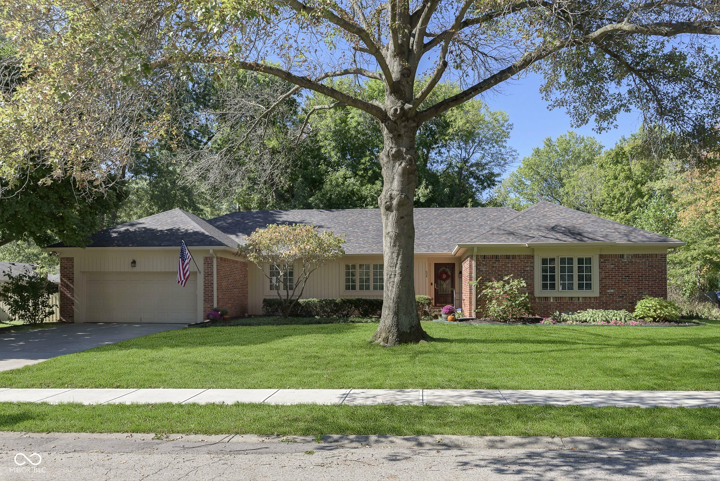 Property Photo:  624 Hawthorne Drive  IN 46033 