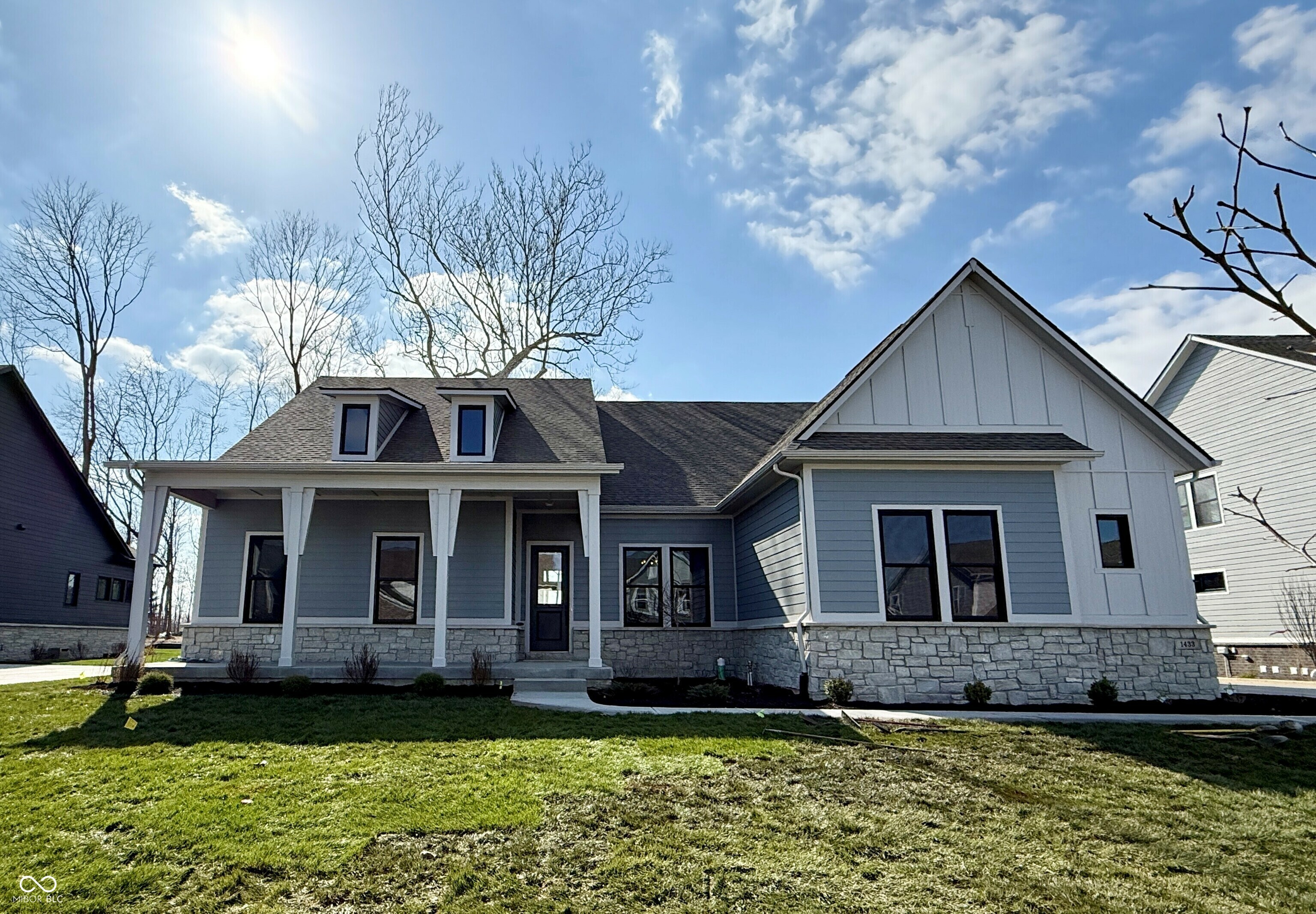 Property Photo: 1433 Chatham Hills Boulevard IN 46074
