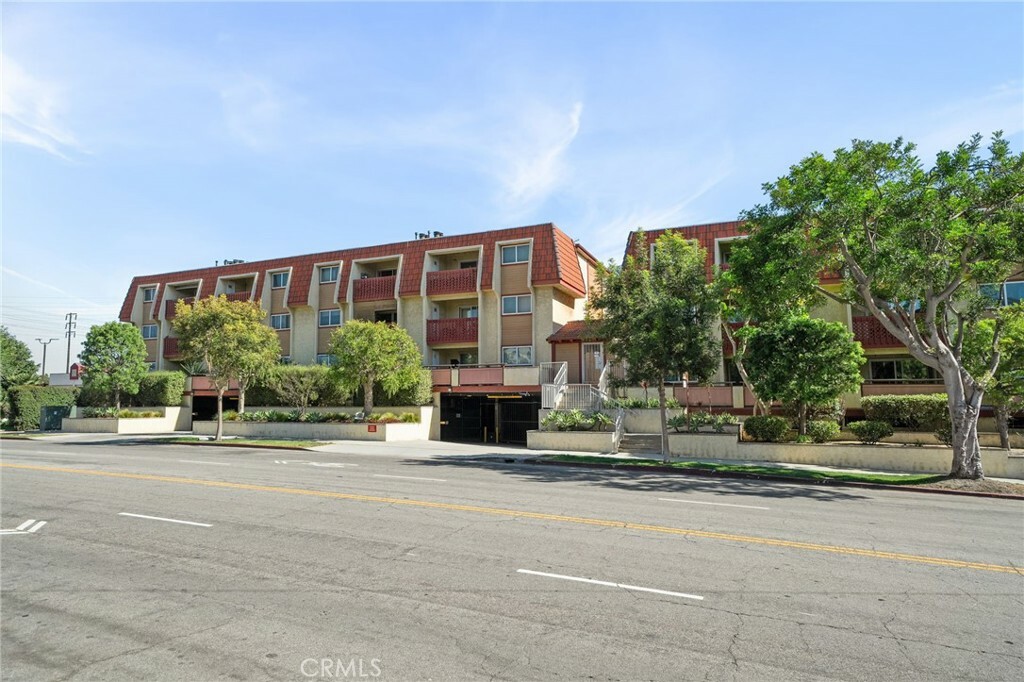 Property Photo:  950 Main Street 304  CA 90245 