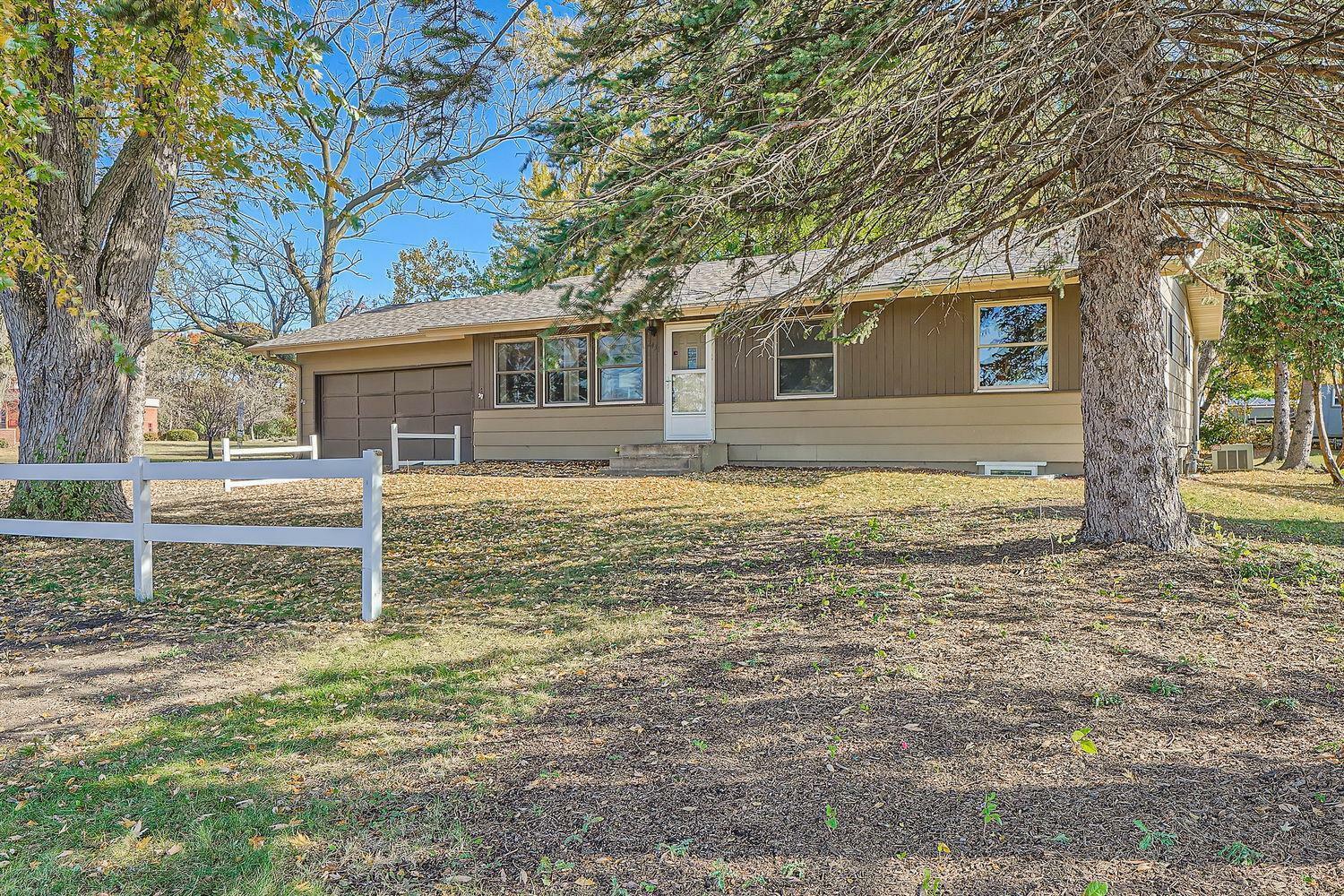 Property Photo:  2431 Geneva Avenue N  MN 55128 