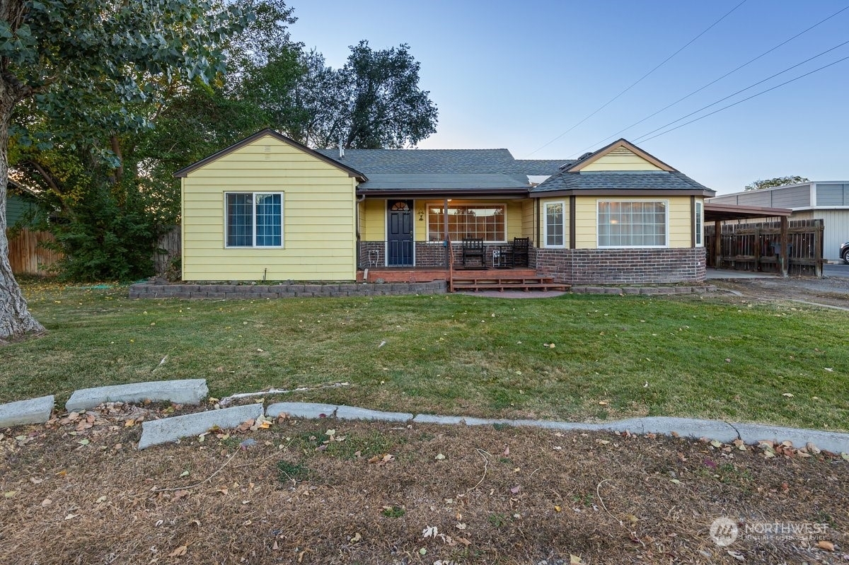 Property Photo:  10 S Irby Street  WA 99336 