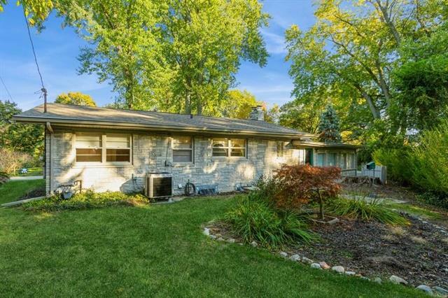 Property Photo:  109 Higman Park Hill  MI 49022 